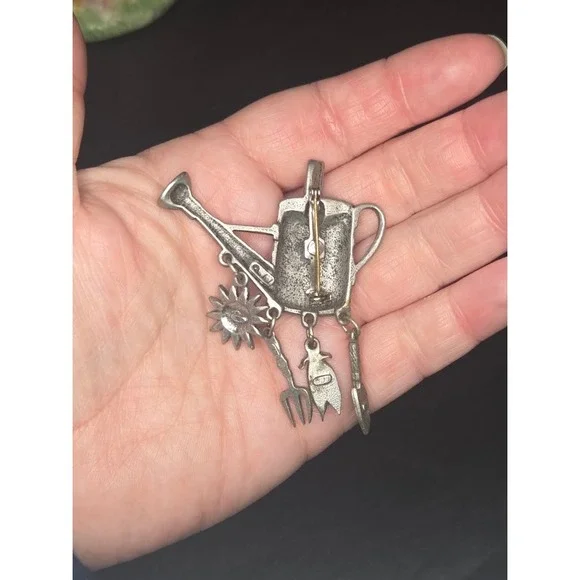 JJ Jonette Jewelry Pewter Watering Can Gardening Brooch Pin Sunflower Tools - Picture 2 of 4